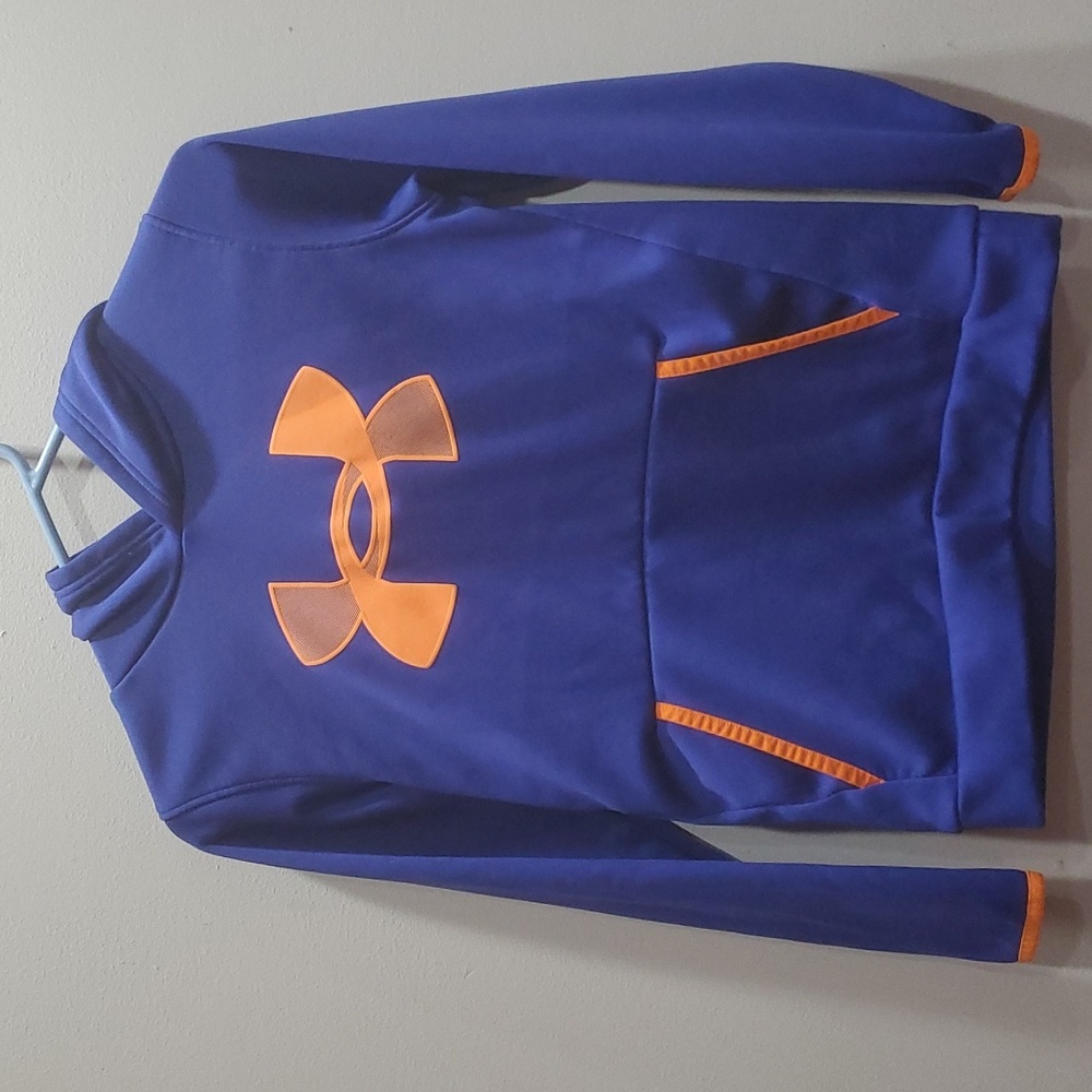 Boys youth M Under Armour Sweatshirt